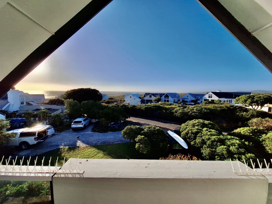 4 Bedroom Property for Sale in Grotto Bay Western Cape